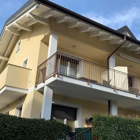 2 Livelli Con Vista Di Lenno