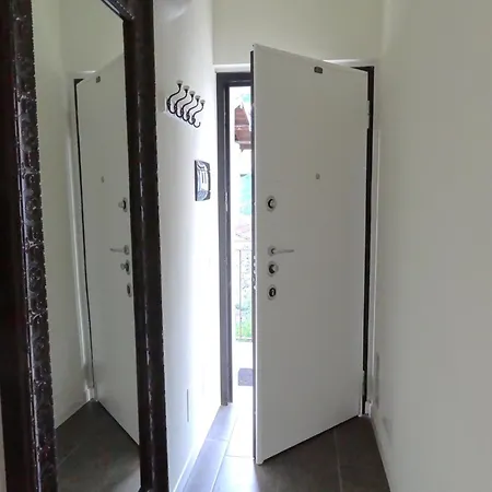 2 Livelli Con Vista Di * Lenno