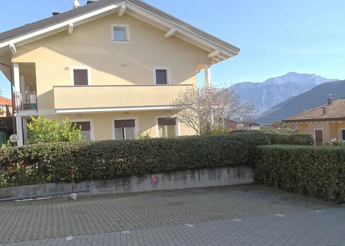 2 Livelli Con Vista Di Lenno